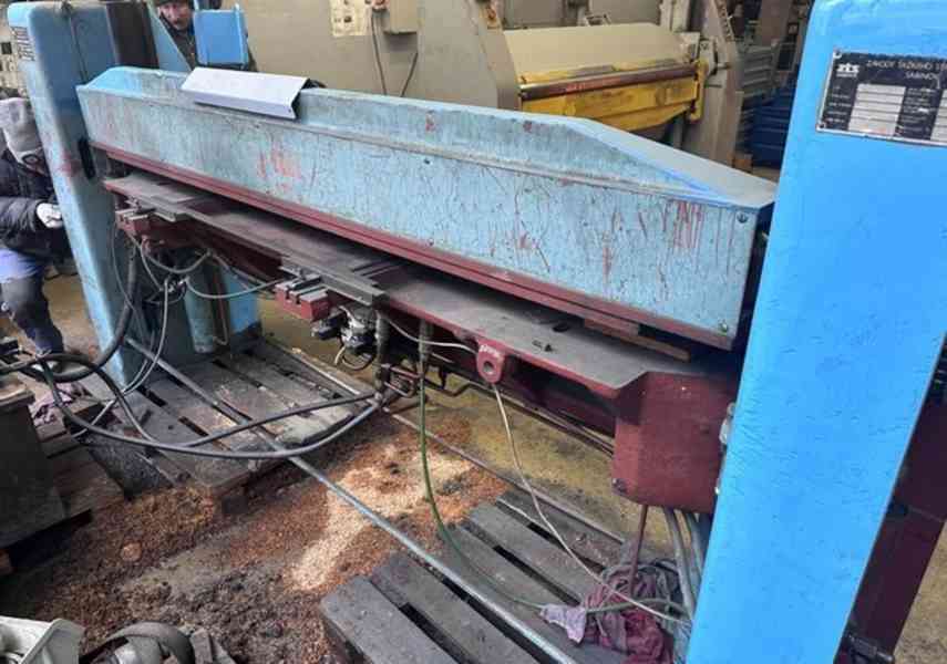 Ohýbačka plechů hydraulická XONM 2000/2 B (16150.)  - foto 8