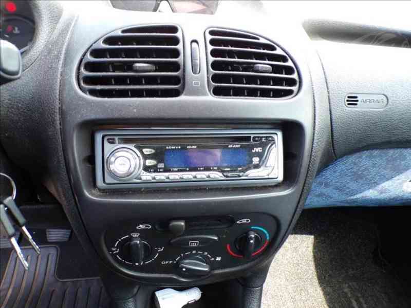 Peugeot 206 1,1 i - foto 6
