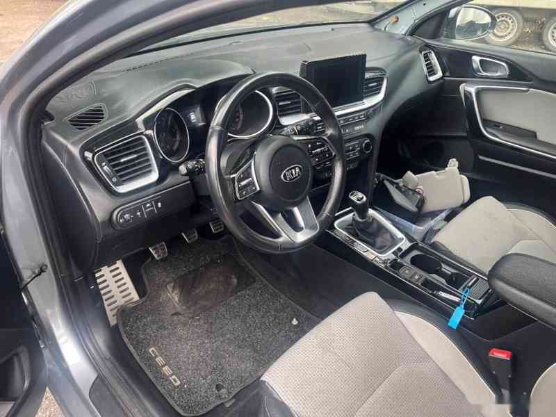 Kia Ceed 1.4 103kw rok 2019 km 78000 REZERVACE - foto 7