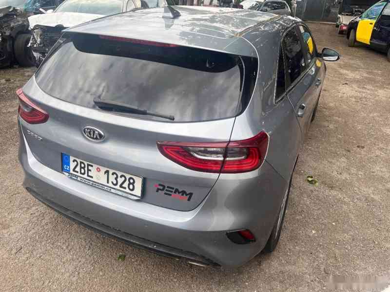 Kia Ceed 1.4 103kw rok 2019 km 78000 REZERVACE - foto 3