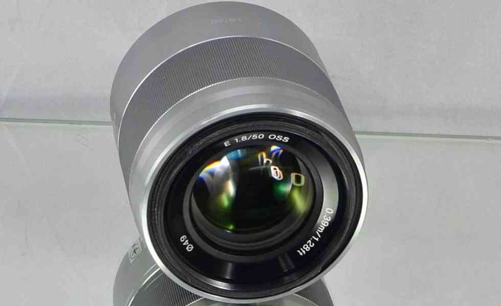 Sony E 50mm f/1,8 OSS **APS-C Pevný, 1:1.8 Objektiv*E mount* - foto 3