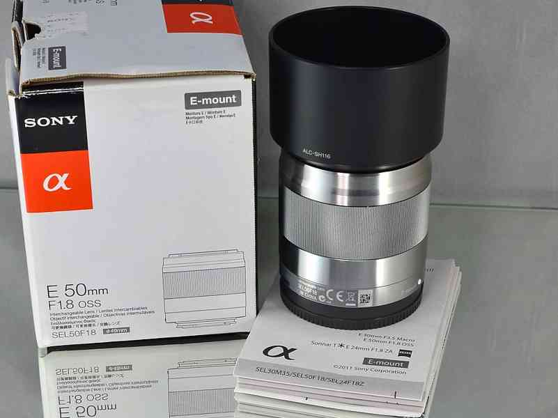 Sony E 50mm f/1,8 OSS **APS-C Pevný, 1:1.8 Objektiv*E mount* - foto 1