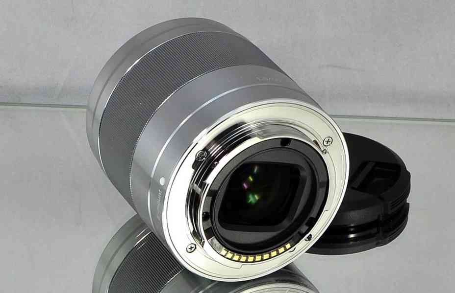 Sony E 50mm f/1,8 OSS **APS-C Pevný, 1:1.8 Objektiv*E mount* - foto 4