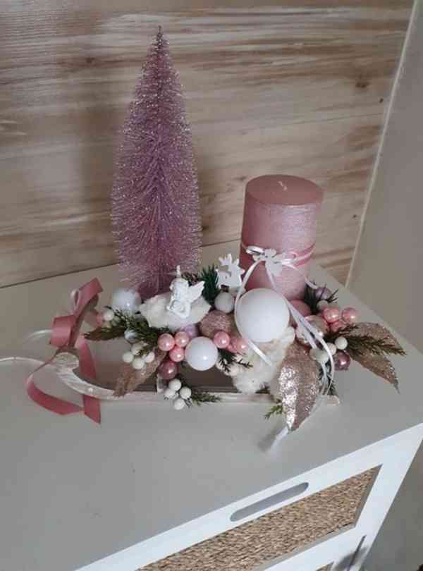 Vánoční sáňky s andílkem - dekorace - foto 1