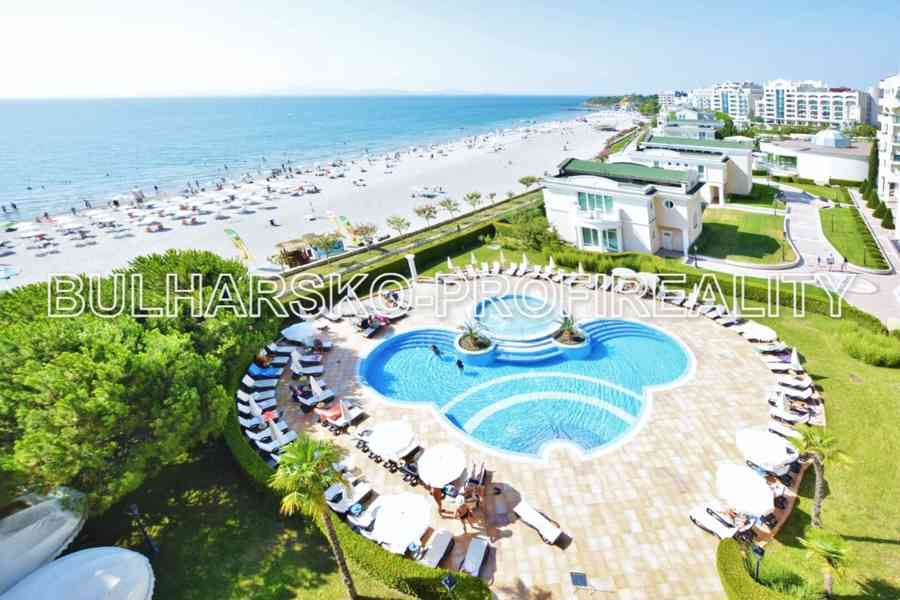 Bulharsko-PROSTORNÝ APARTMÁN 2+kk (84 m) | BOČNÍ VÝHLED NA M - foto 16