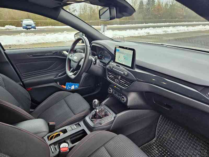 Ford Focus 1,0   MK4 ST Line, r.v. 10/2021 - foto 13