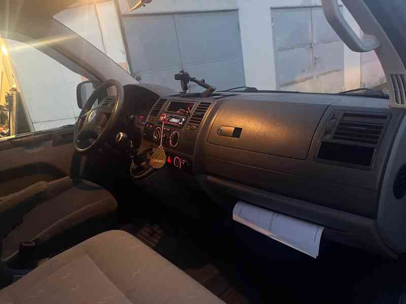 Volkswagen Transportér T5 1.9 - foto 10