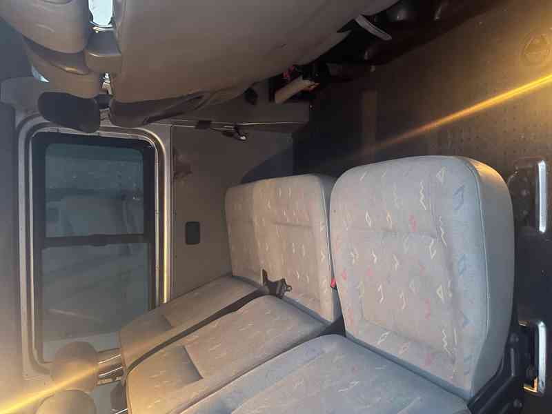 Volkswagen Transportér T5 1.9 - foto 7