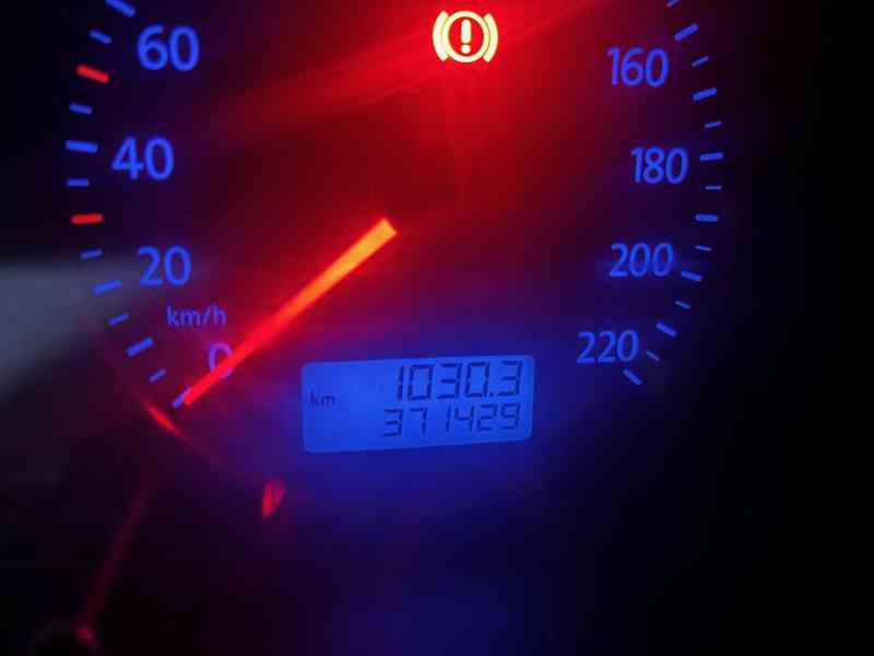 Volkswagen Transportér T5 1.9 - foto 11