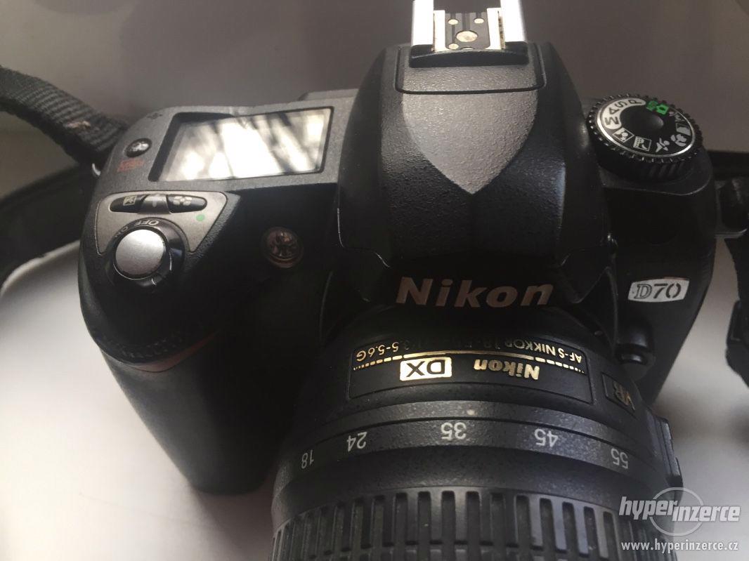 Nikon D70 s objektivem AF-S Nikkor 18-55mm 1:3.5-5.6G VR - foto 1