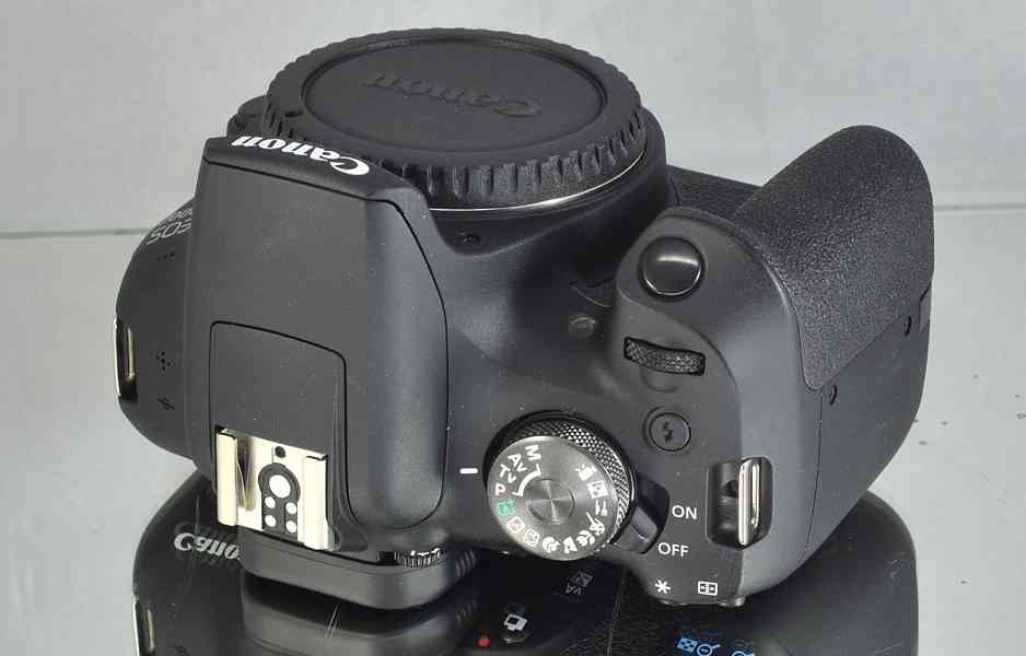 Canon EOS 2000D + Lens EFS 18-55mm  jen 1700 Exp. - foto 6