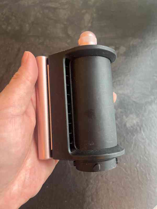 Žehlička na vlasy Dyson Airwrap - foto 4