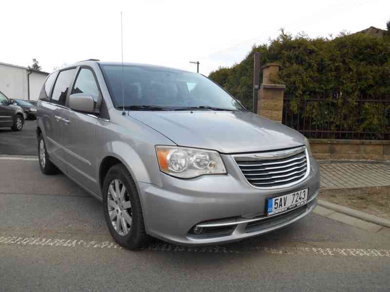 Chrysler Town Country 3,6 Stown Go  DVD 2015 NEW - foto 6