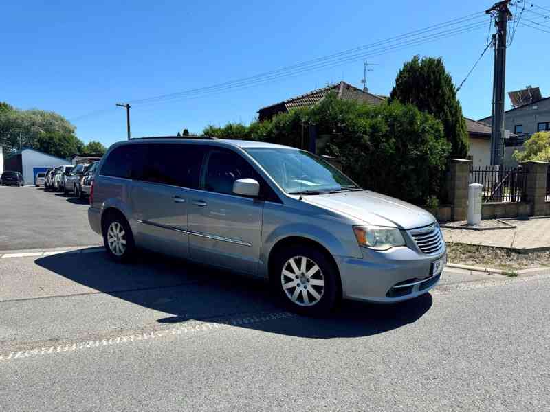 Chrysler Town Country 3,6 Stown Go  DVD 2015 NEW