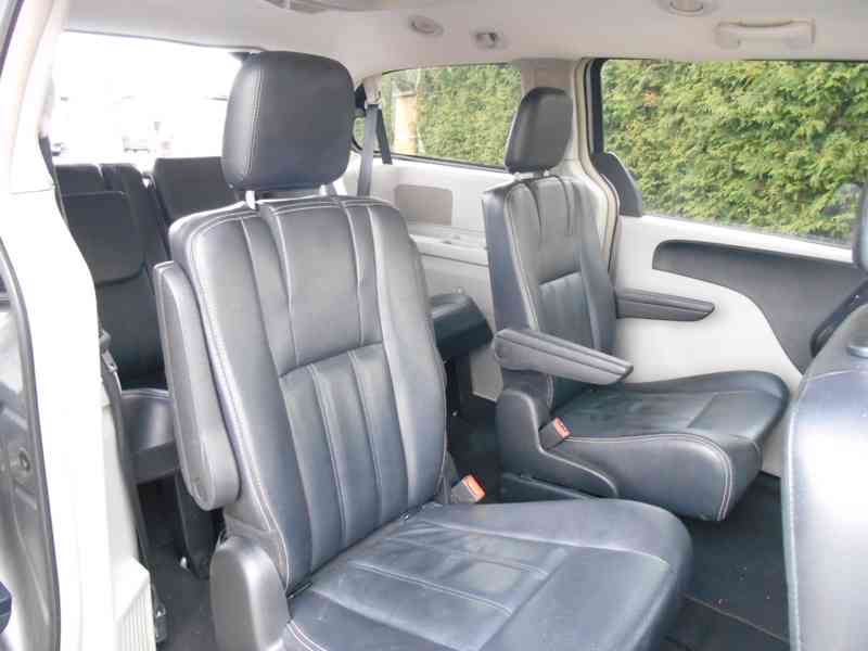Chrysler Town Country 3,6 Stown Go  DVD 2015 NEW - foto 8
