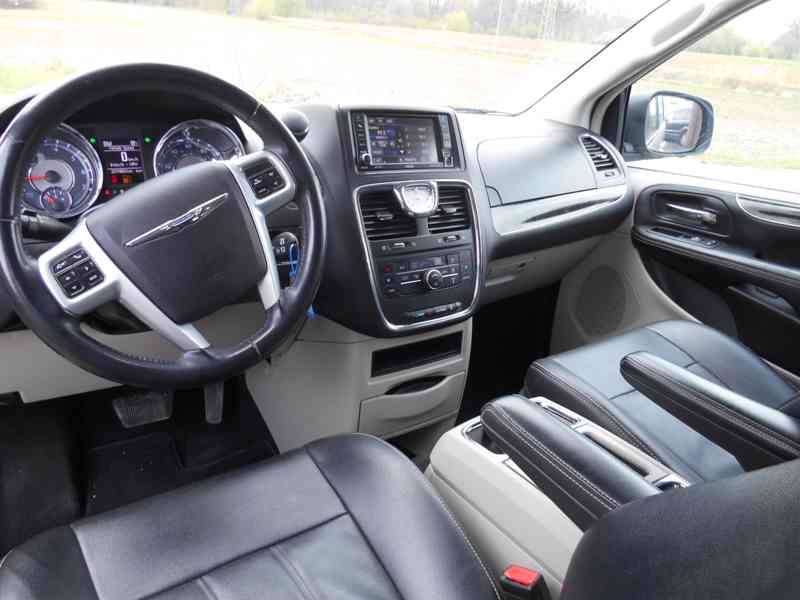 Chrysler Town Country 3,6 Stown Go  DVD 2015 NEW - foto 10