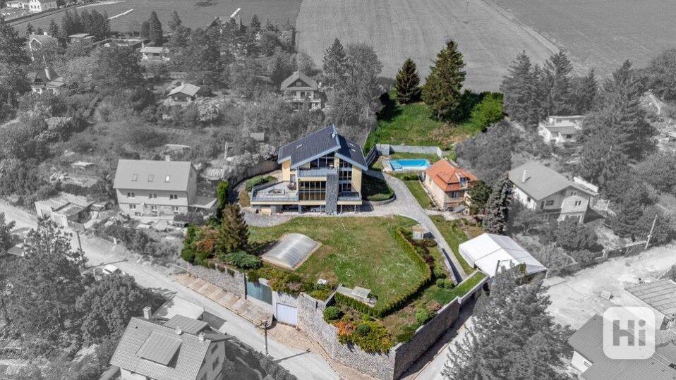 Prodej vily (762m2) a domku (107,4m2), pozemek (3278m2) Hlásná Třebáň - foto 29