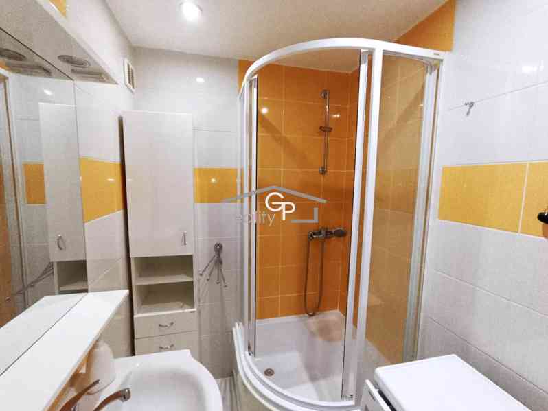 Pronájem 2+1 s bal., ul. Prachatická, Č. Budějovice - foto 7