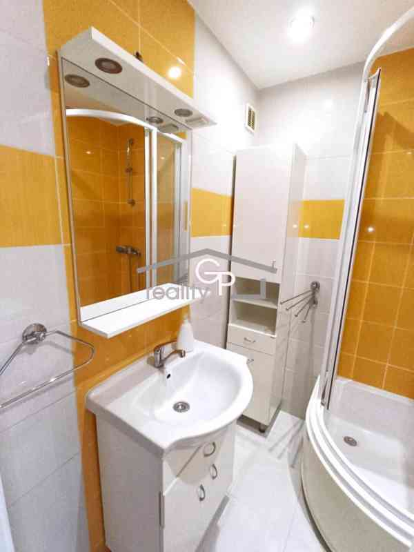 Pronájem 2+1 s bal., ul. Prachatická, Č. Budějovice - foto 9