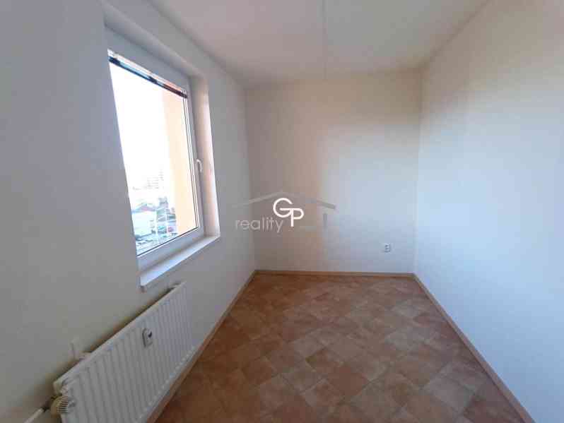 Pronájem 2+1 s bal., ul. Prachatická, Č. Budějovice - foto 5