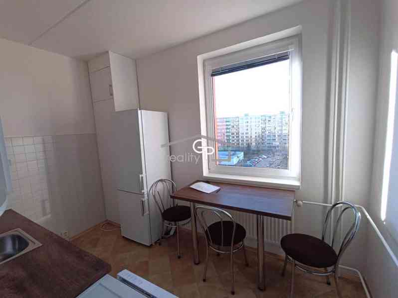 Pronájem 2+1 s bal., ul. Prachatická, Č. Budějovice - foto 2