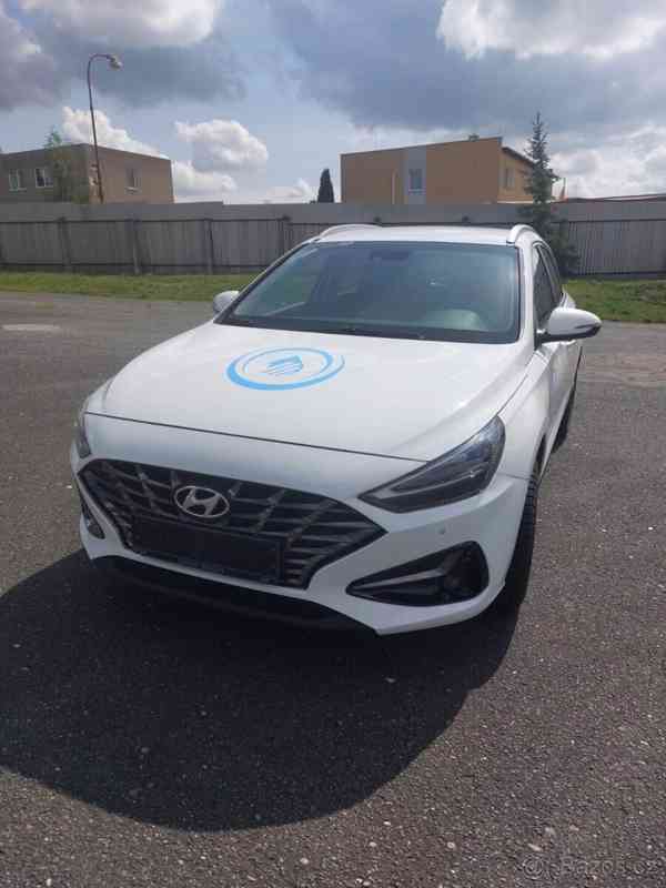 Hyundai i30 1,6   CRDi 85 kW, 2020, nafta - foto 1