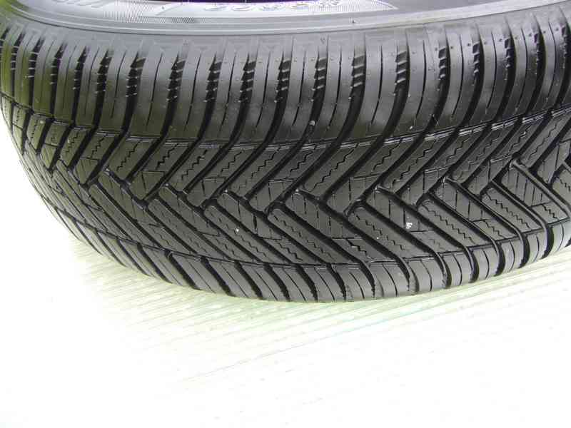celoroční pneu Hankook Kinerga 4S2 215/60 R16 - foto 3