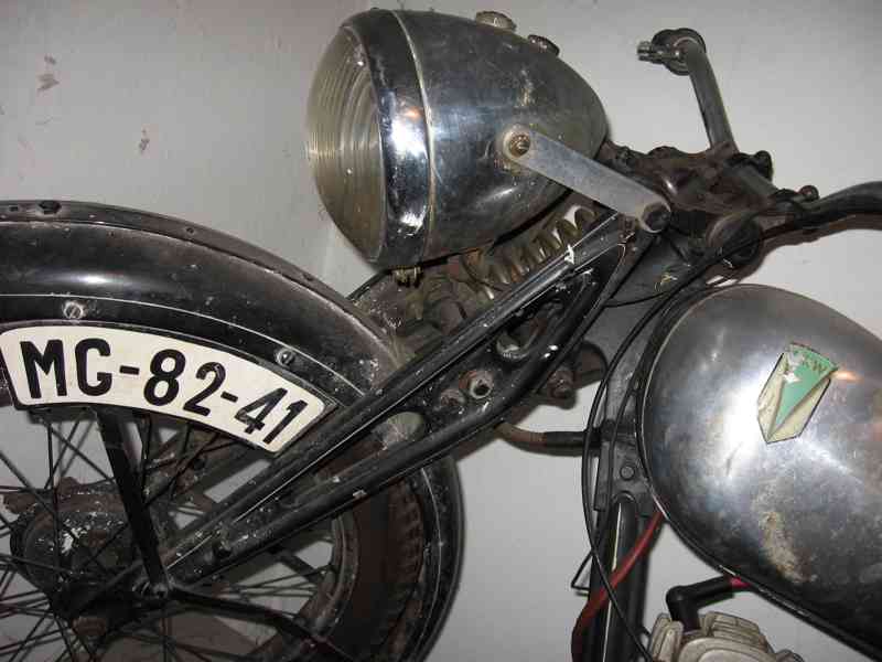 motorky DKW A ,rozložena jawa - foto 3