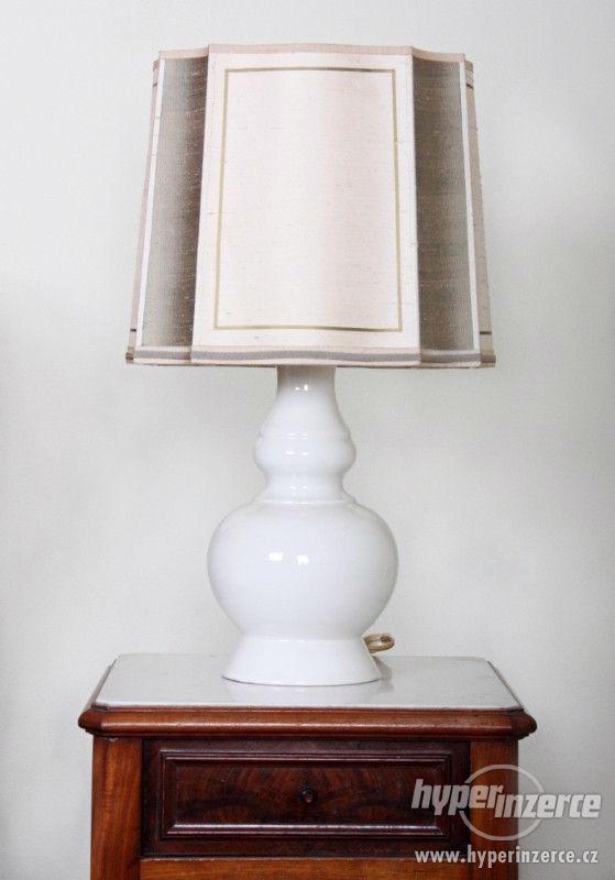 Porcelánová lampička s látkovým stínidlem - foto 1