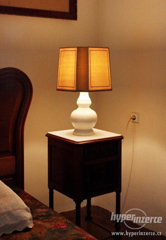 Porcelánová lampička s látkovým stínidlem - foto 5
