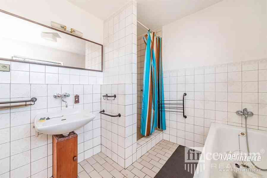 Prodej rodinného domu 220 m2 Antonína Dvořáka, Dačice Dačice V - foto 4