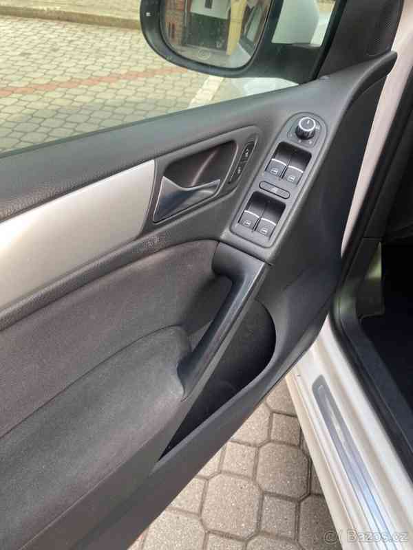 Volkswagen Golf 1,6 R-Line - foto 9