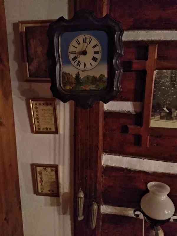 pěkné 2 závažové nástěnné hodiny - foto 3