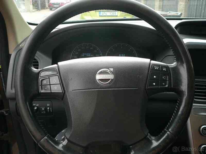 Volvo XC60 2,4 - foto 12
