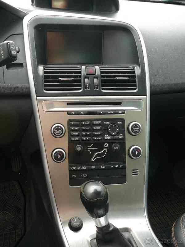 Volvo XC60 2,4 - foto 11