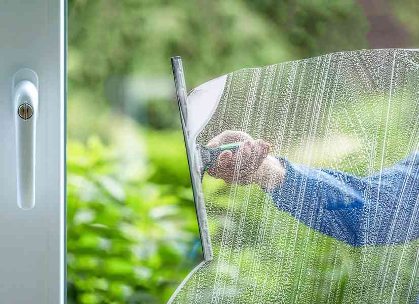 Nechte si profesionálně umýt okna