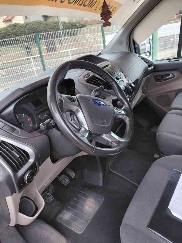 Půjčíme mikrobus Ford Custom s Tažným zařízením - foto 5