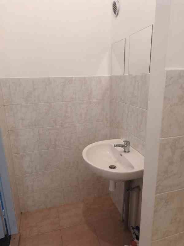 Nové Strašecí - nebytové prostory 21,5 m2 - foto 4