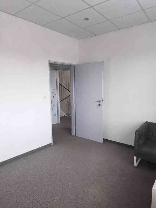 Nové Strašecí - nebytové prostory 21,5 m2 - foto 2