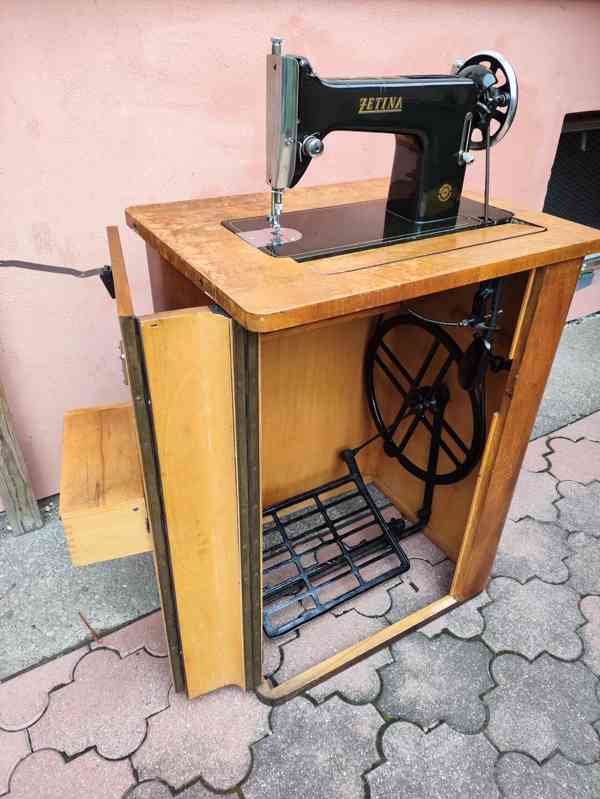 ŠLAPACÍ ŠICÍ STROJ ZETINA - foto 2