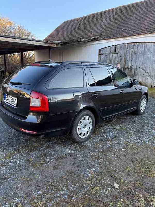 Škoda Octavia 2,0   2. 2009 - foto 7
