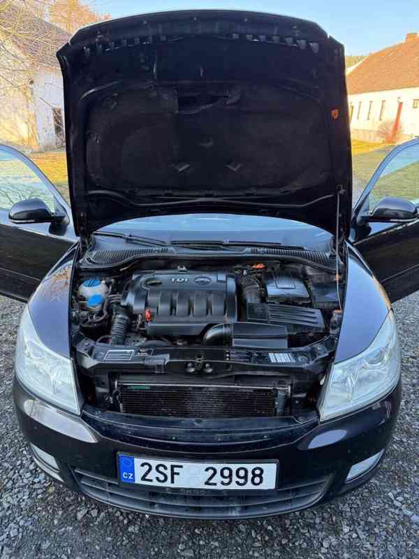 Škoda Octavia 2,0   2. 2009 - foto 15
