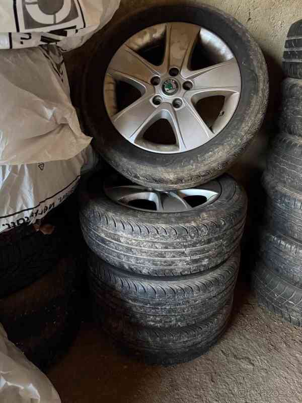 Škoda Octavia 2,0   2. 2009 - foto 17