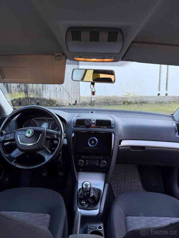 Škoda Octavia 2,0   2. 2009 - foto 9