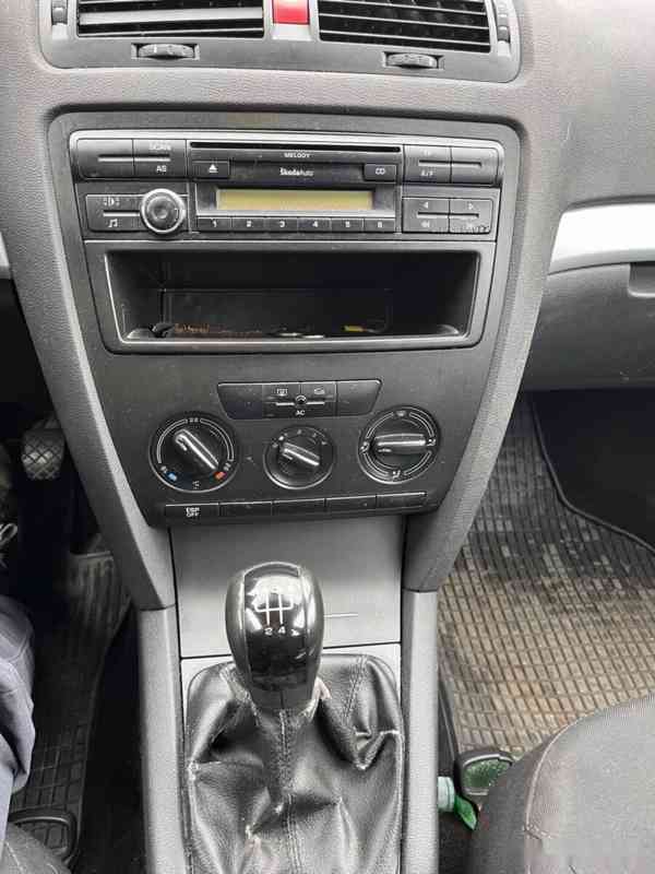 octavia 2 kombi tdi klima temp - foto 8