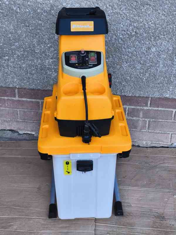 Prodám elektrický tichý Válcový drtič Riwall PRO -2800 W. - foto 3
