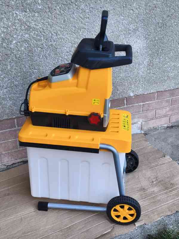 Prodám elektrický tichý Válcový drtič Riwall PRO -2800 W. - foto 8
