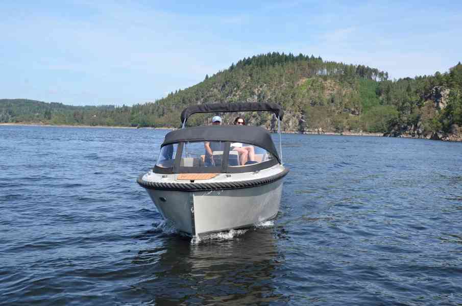 Nová motor. loď Corsiva 625 Tender + MOTOR - foto 3