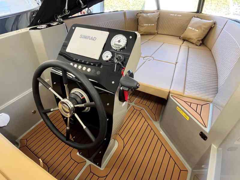 Nová motor. loď Corsiva 625 Tender + MOTOR - foto 10