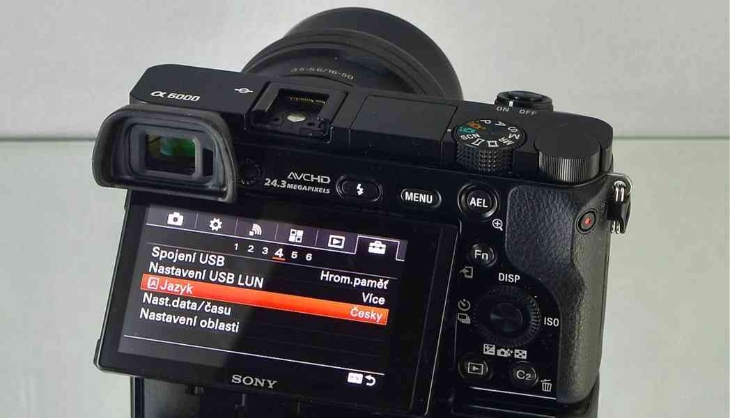Sony A6000Y Sada +2 objek.*Full HDV*WIFI*17000 Exp - foto 8